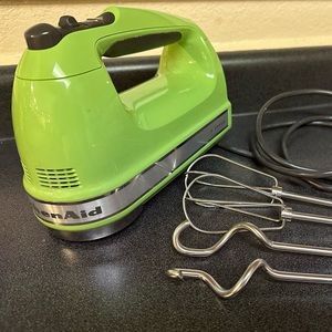Kitchen Aid Hand Mixer - 7 Speed with Attachments